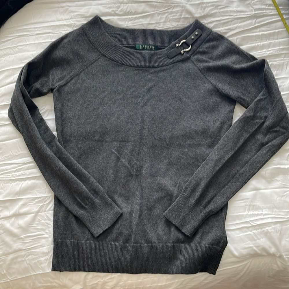 Ralph Lauren Gray Sweater
Size Medium
